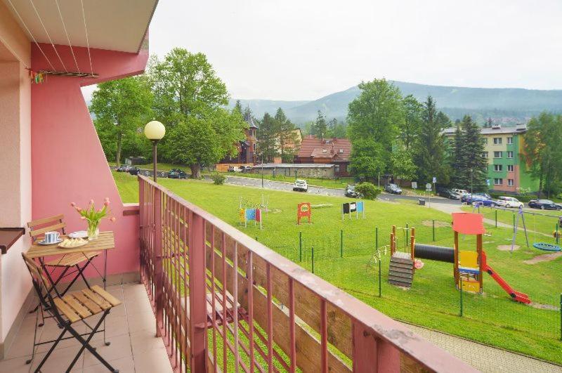 Trevilles Apartamenty - Granatowy شكلارسكا بوريبا المظهر الخارجي الصورة