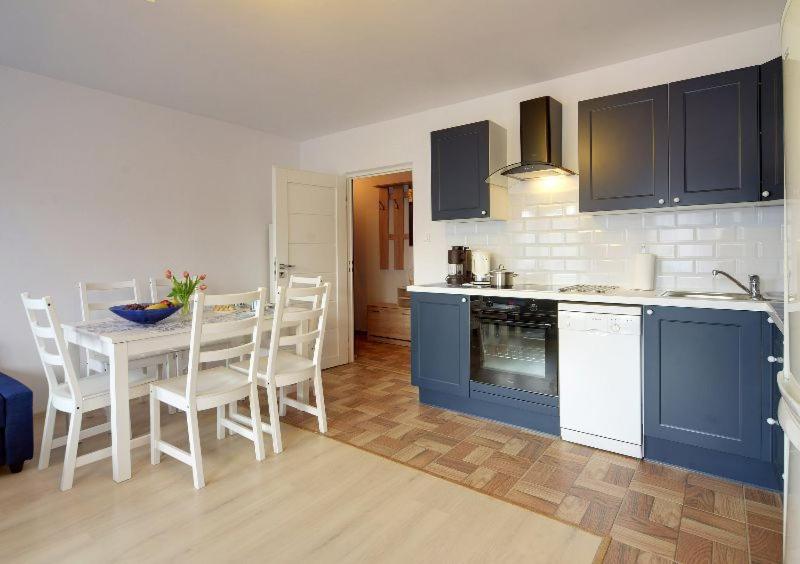 Trevilles Apartamenty - Granatowy شكلارسكا بوريبا المظهر الخارجي الصورة